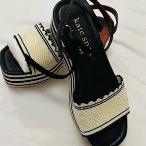 KATE SPADE HIGHRISE SPADE BLACK OPTIC WHITE KNIT RUNWAY PLATFORM SIZE 11-$158
